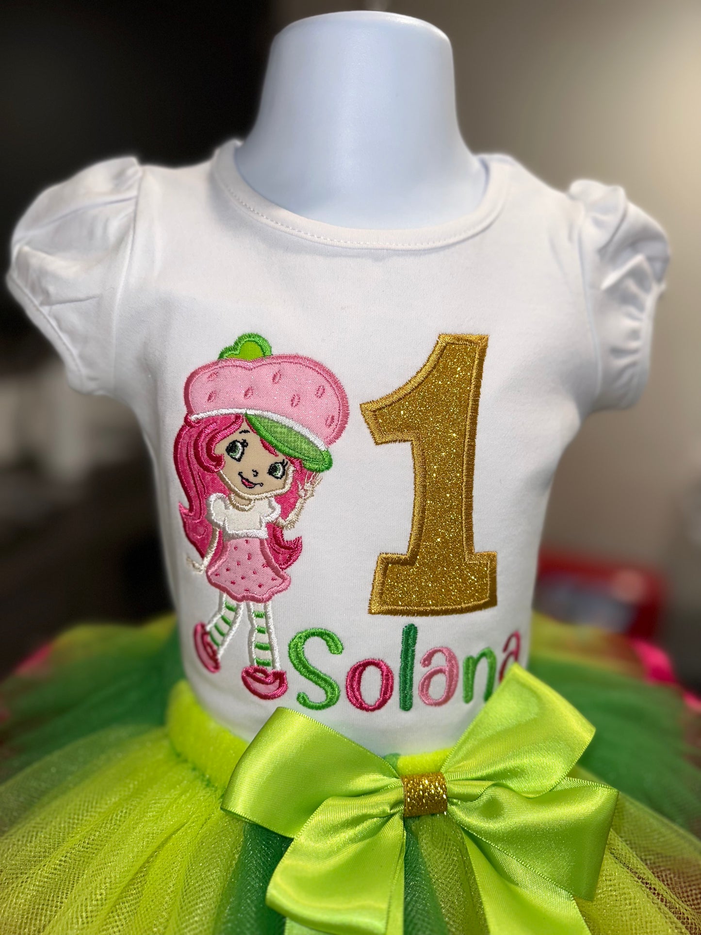 strawberry shortcake birthday outfit, theme and ideas