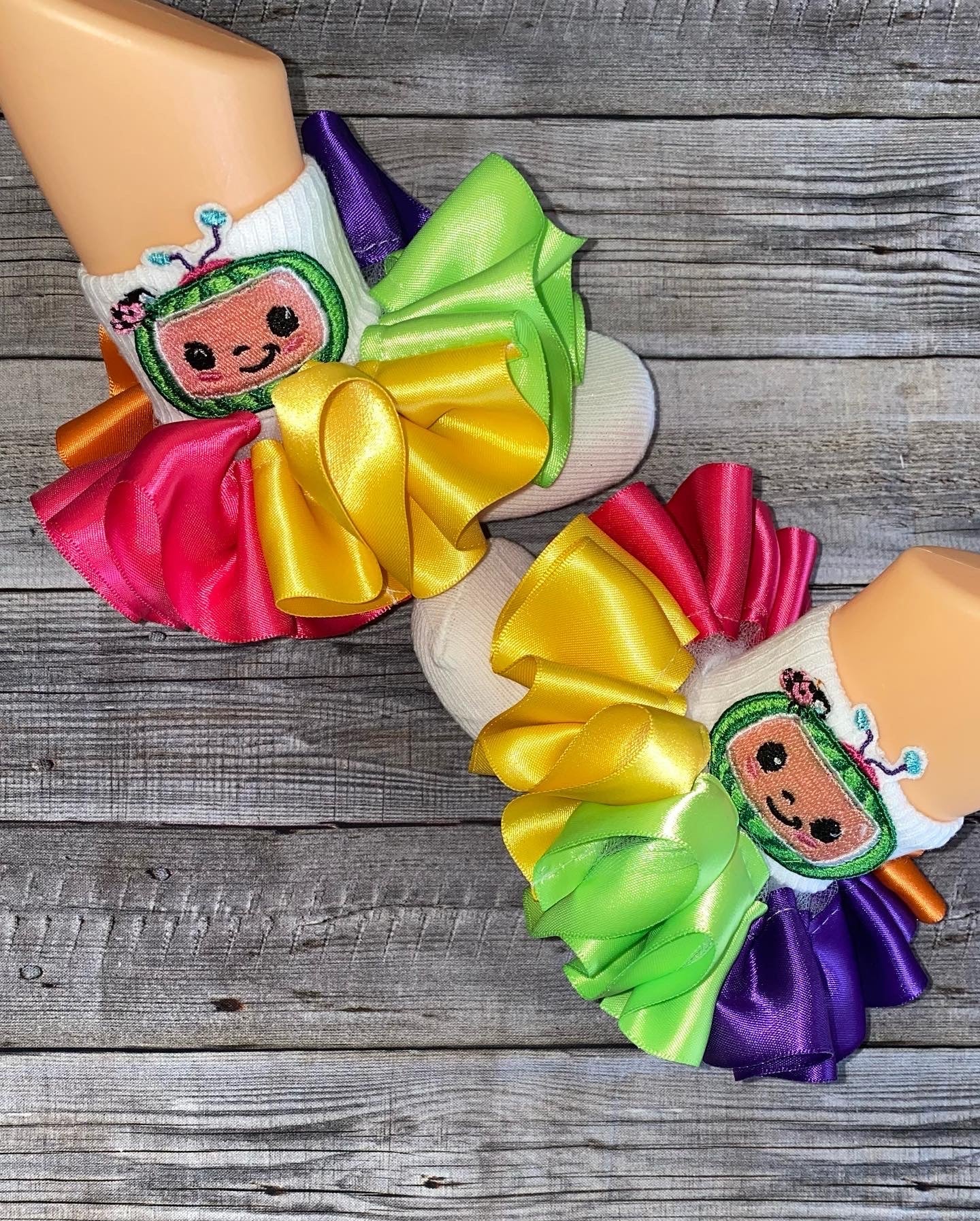 Co-C0melon ankle skirts/ruffle socks