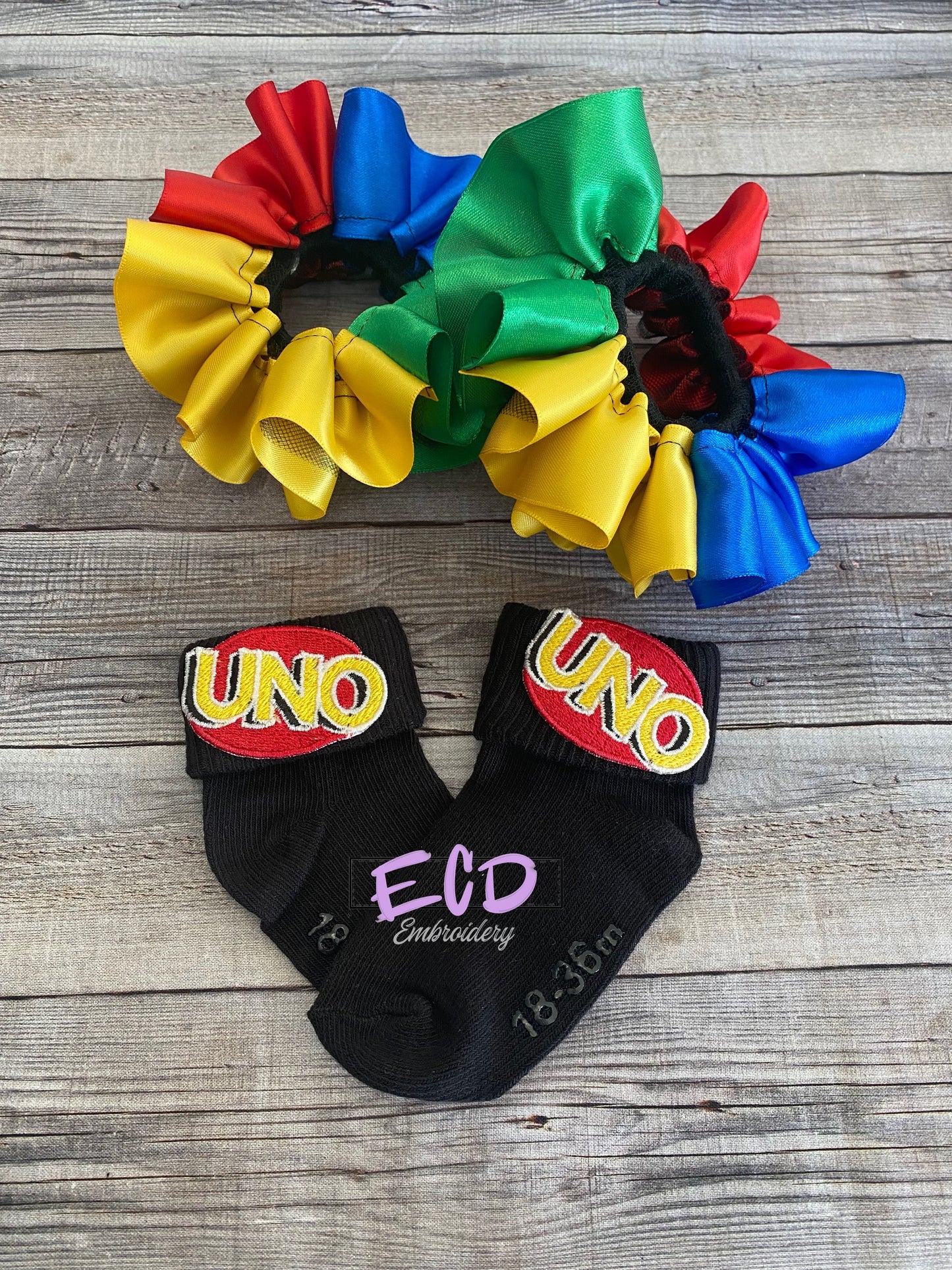 Uno theme birthday ideas. Uno theme birthday outfit. Uno theme ruffle socks/ankle skirts.