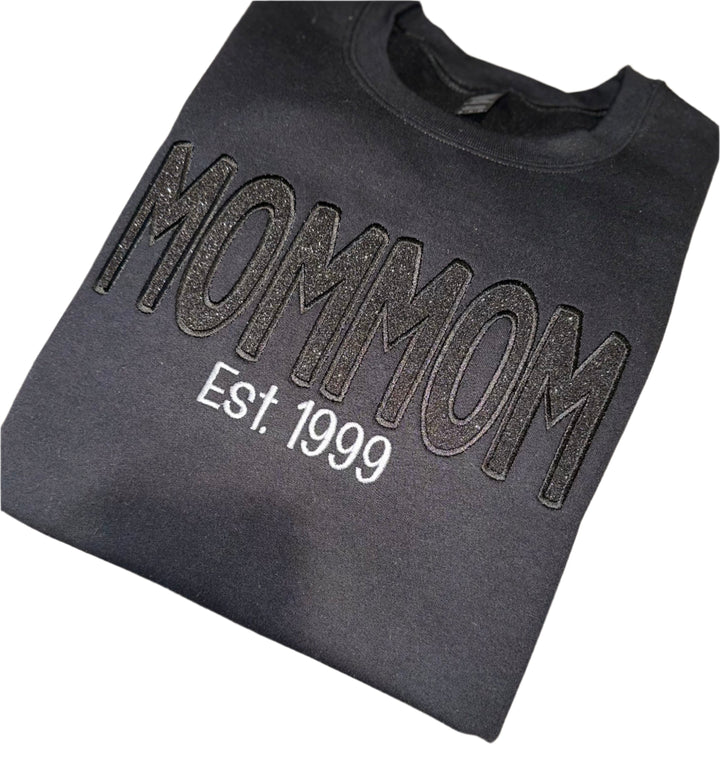 Personalizable Embroidered Mama sweatshirt