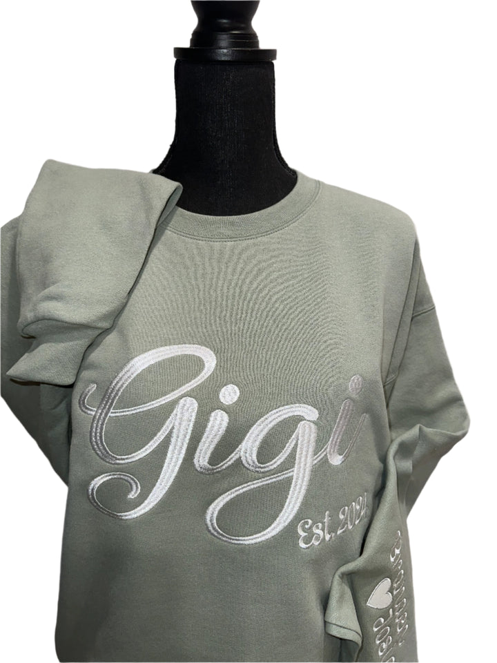 Personalizable Embroidered Gigi sweatshirt