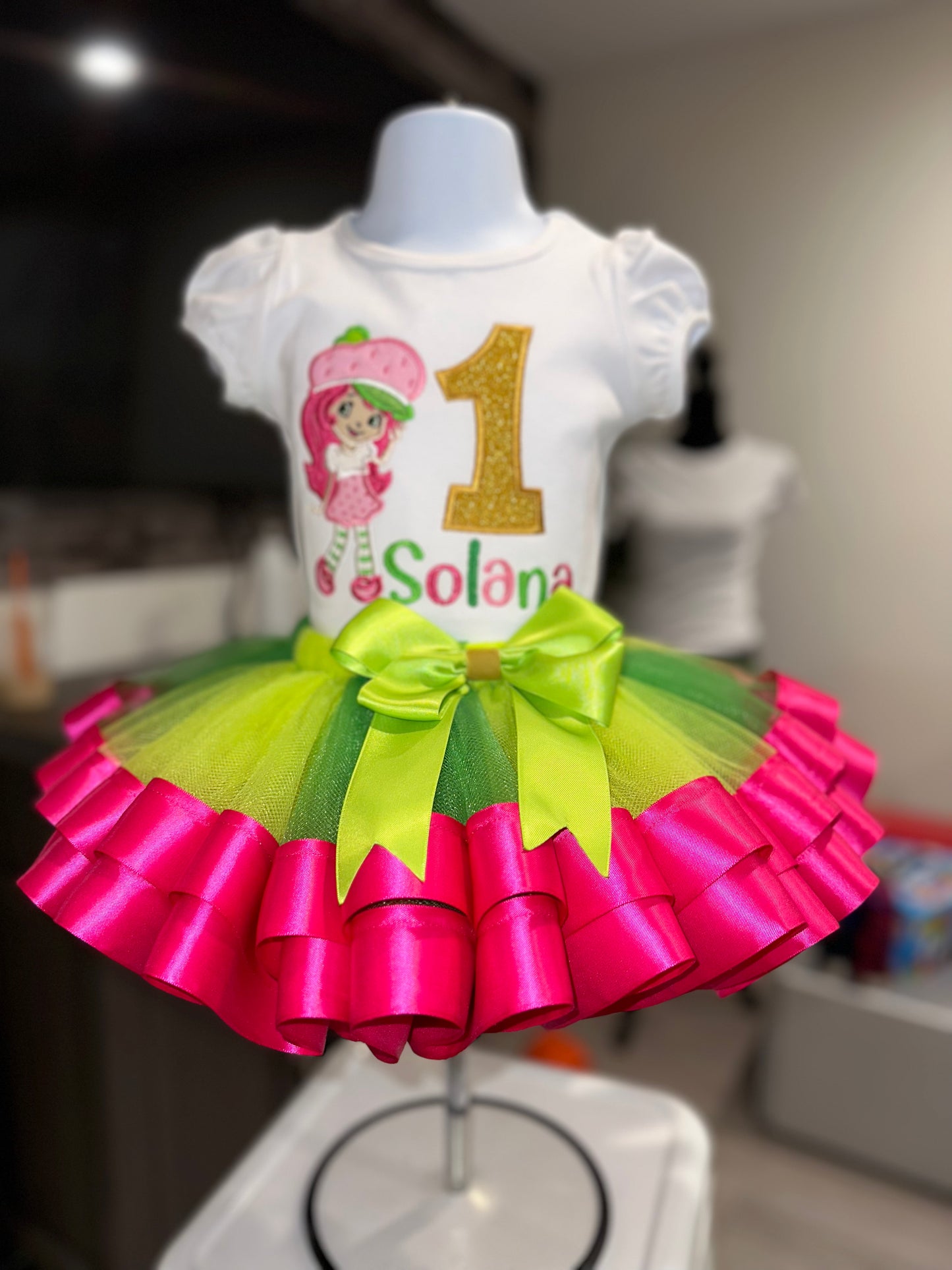 strawberry shortcake birthday outfit, theme and ideas