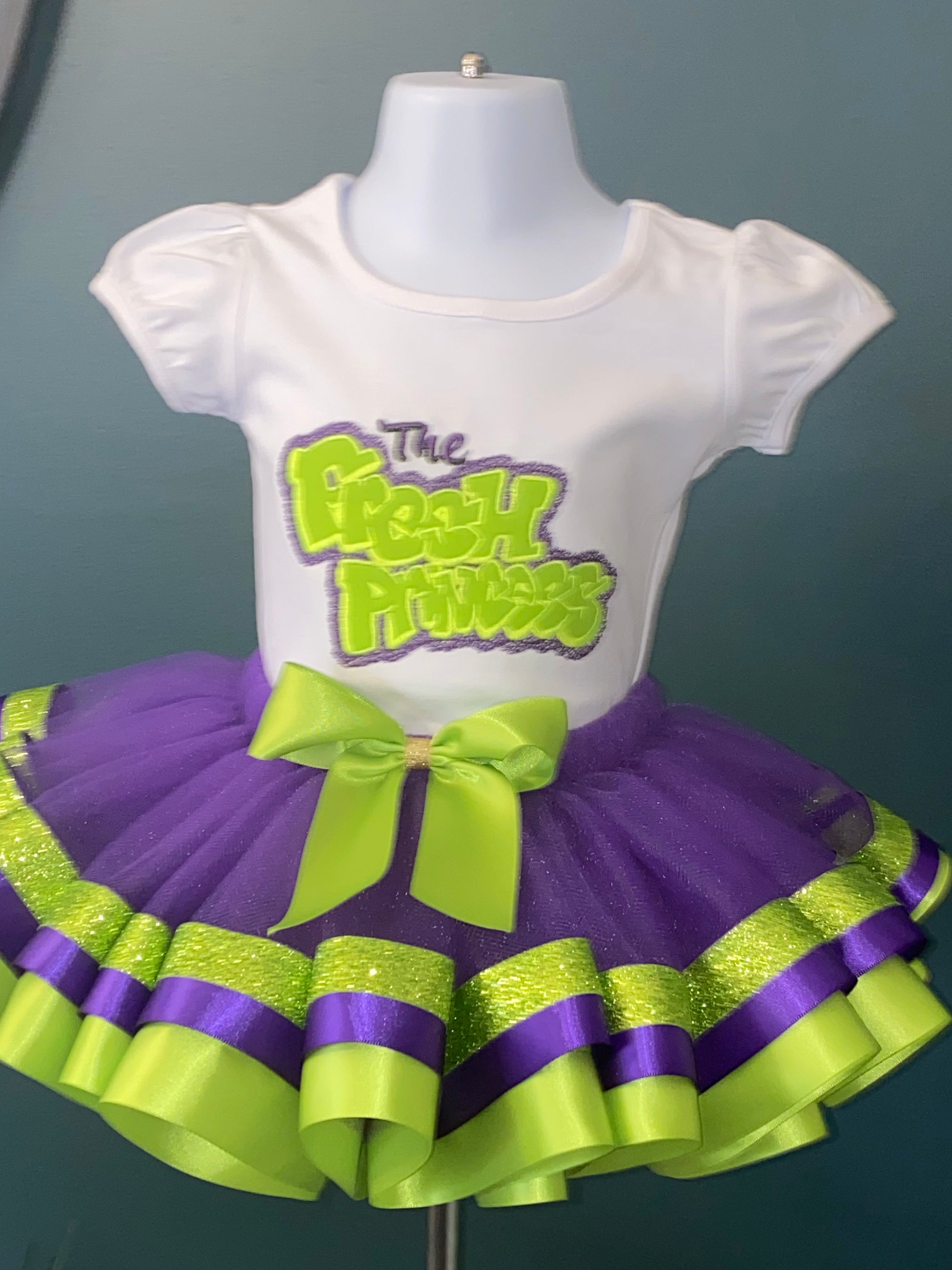 Embroidered the fresh princess birthday outfit for girls 